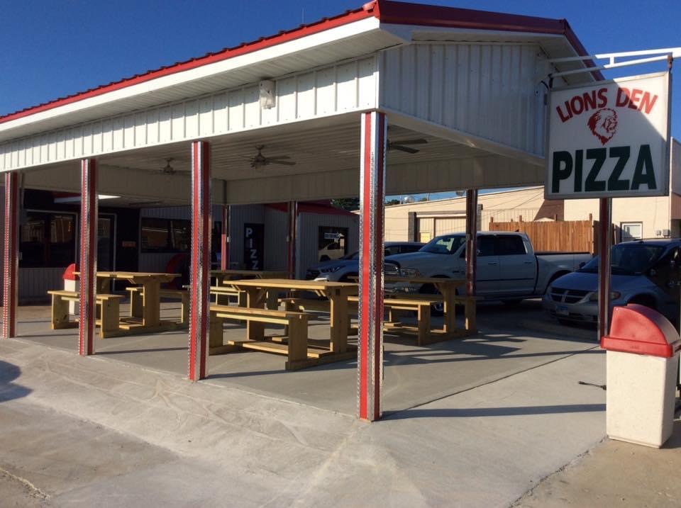 Lion's Den Pizzeria